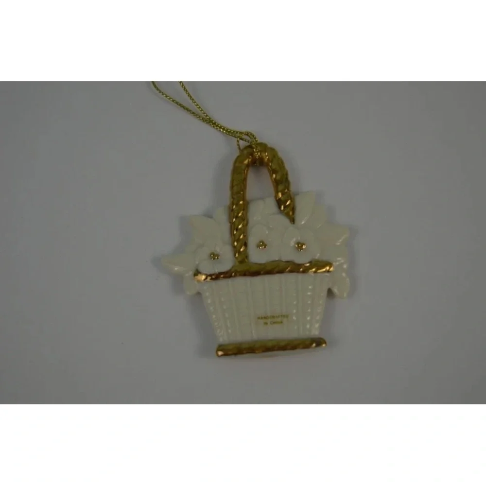 Lenox Wedding Wishes Ornament Basket of Flowers Bow Gold Trim